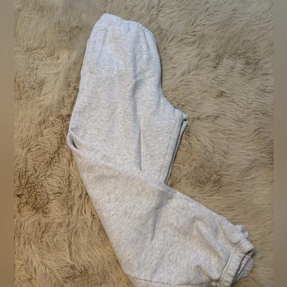 SKIMS Classic Jogger in Gray - Picture 2 of 7